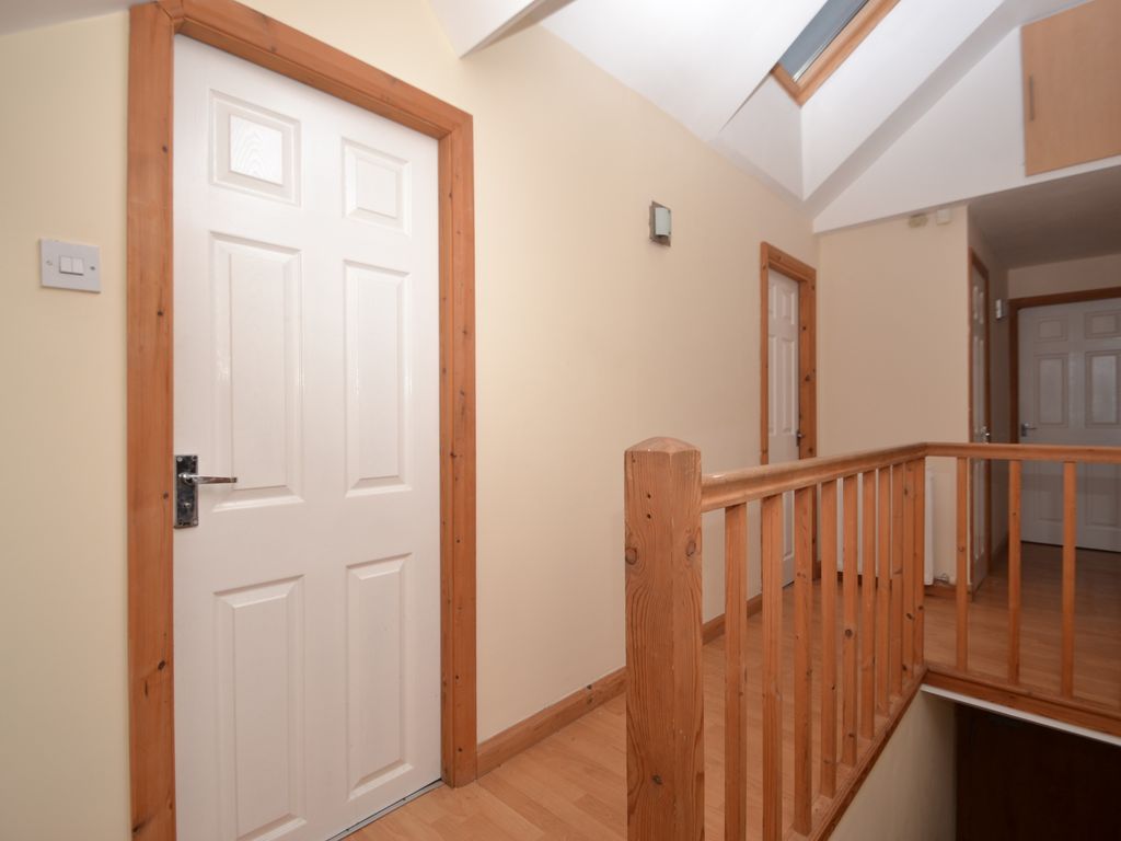 2 bed flat to rent in Newton Hill Court, Chapeltown Road, Chapel Allerton, Leeds LS7, £950 pcm