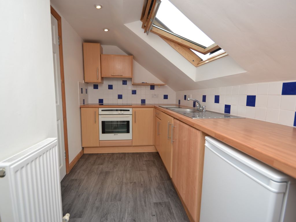 2 bed flat to rent in Newton Hill Court, Chapeltown Road, Chapel Allerton, Leeds LS7, £950 pcm