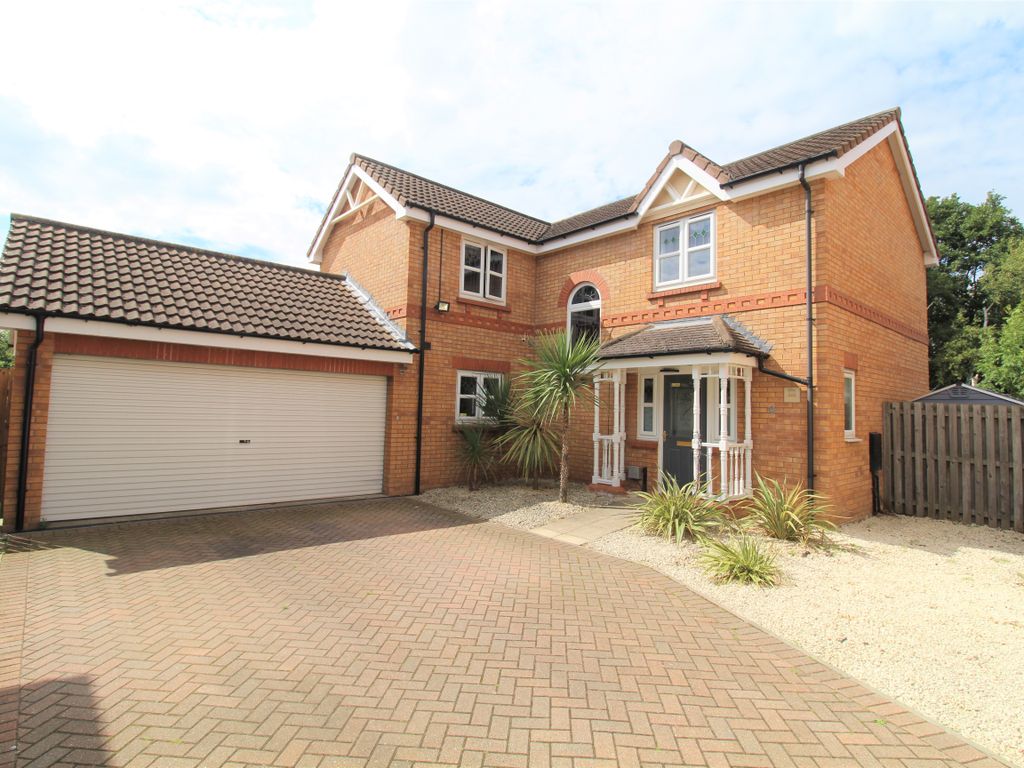 4 bed detached house for sale in Barber Close, Armthorpe, Doncaster DN3, £315,000