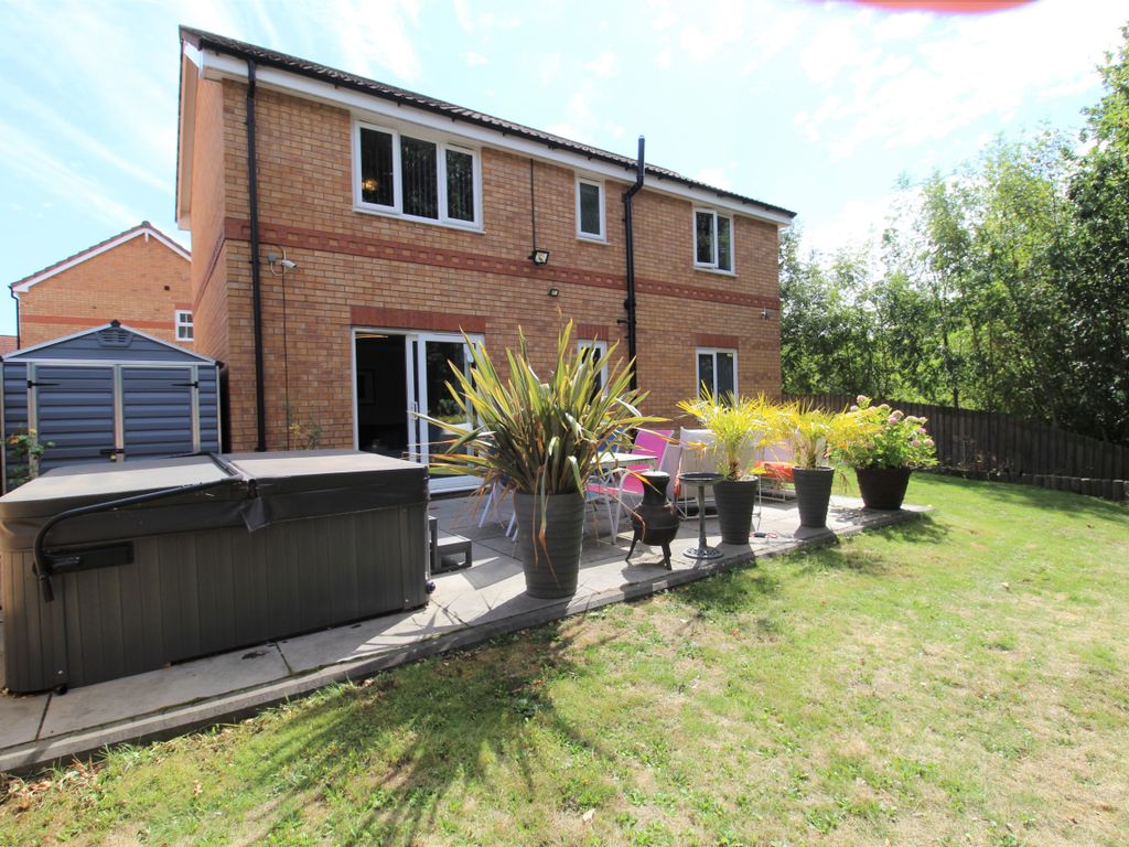 4 bed detached house for sale in Barber Close, Armthorpe, Doncaster DN3, £315,000