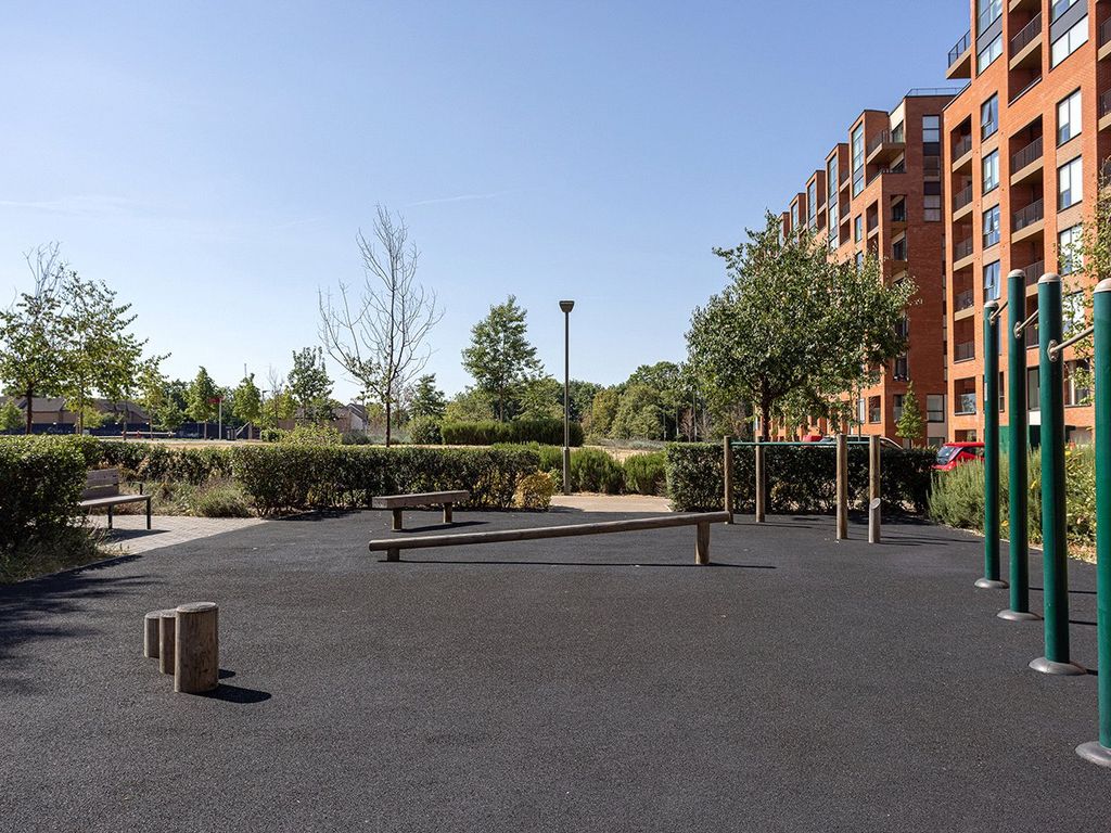 1 bed flat for sale in Lismore Boulevard, Colindale Gardens, Colindale NW9, £378,000