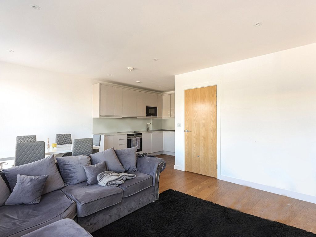 1 bed flat for sale in Lismore Boulevard, Colindale Gardens, Colindale NW9, £378,000