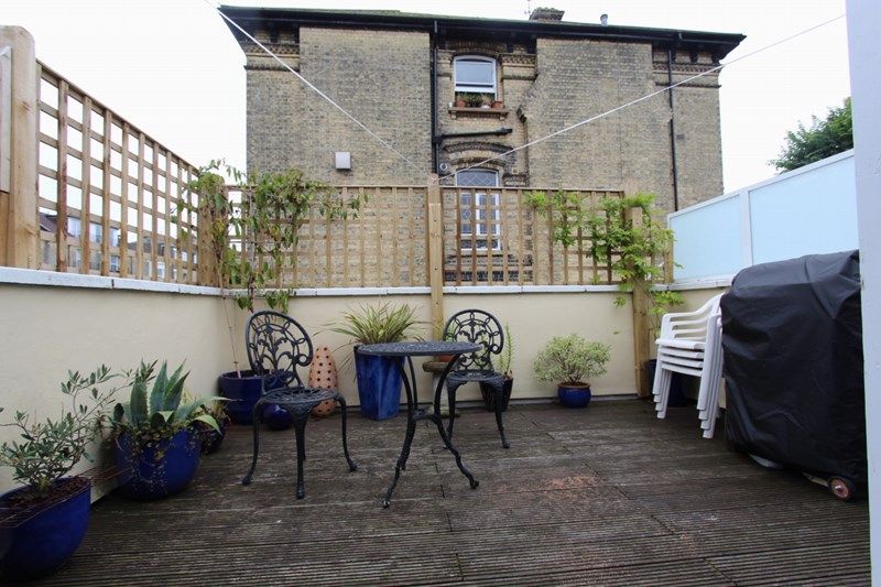 3 bed terraced house to rent in Queens Place, Hove BN3, £2,750 pcm
