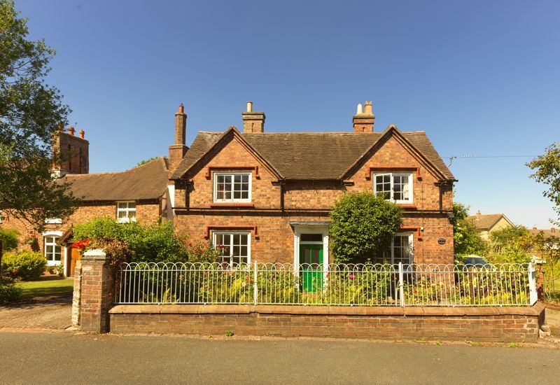 3 bed cottage for sale in Queen Street, Broseley TF12, £350,000