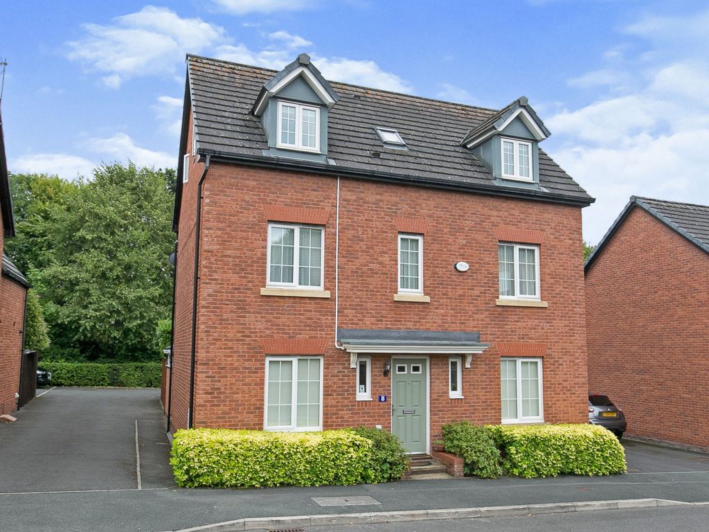 5 bed detached house for sale in Howards Field, Wrecsam, Howards Field, Wrexham LL13, £390,000