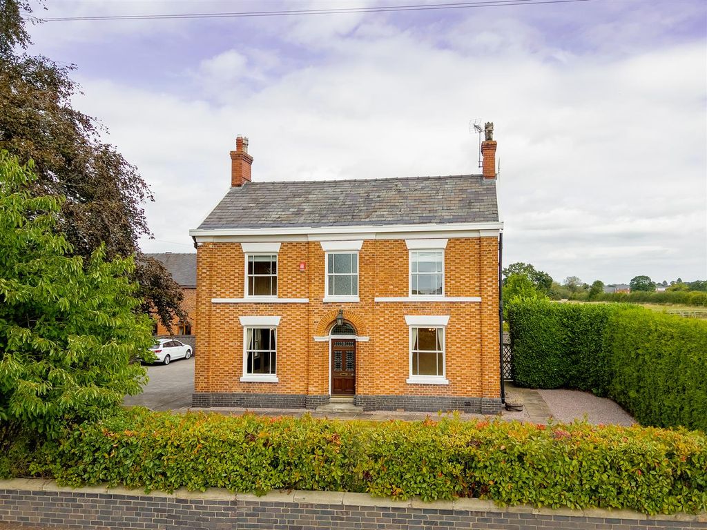 4 bed detached house for sale in Broad Lane, Stapeley, Nantwich, Cheshire CW5, £950,000