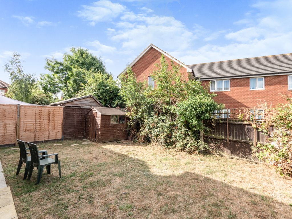 4 bed detached house for sale in Trow Close, Cotton End, Bedford MK45, £465,000