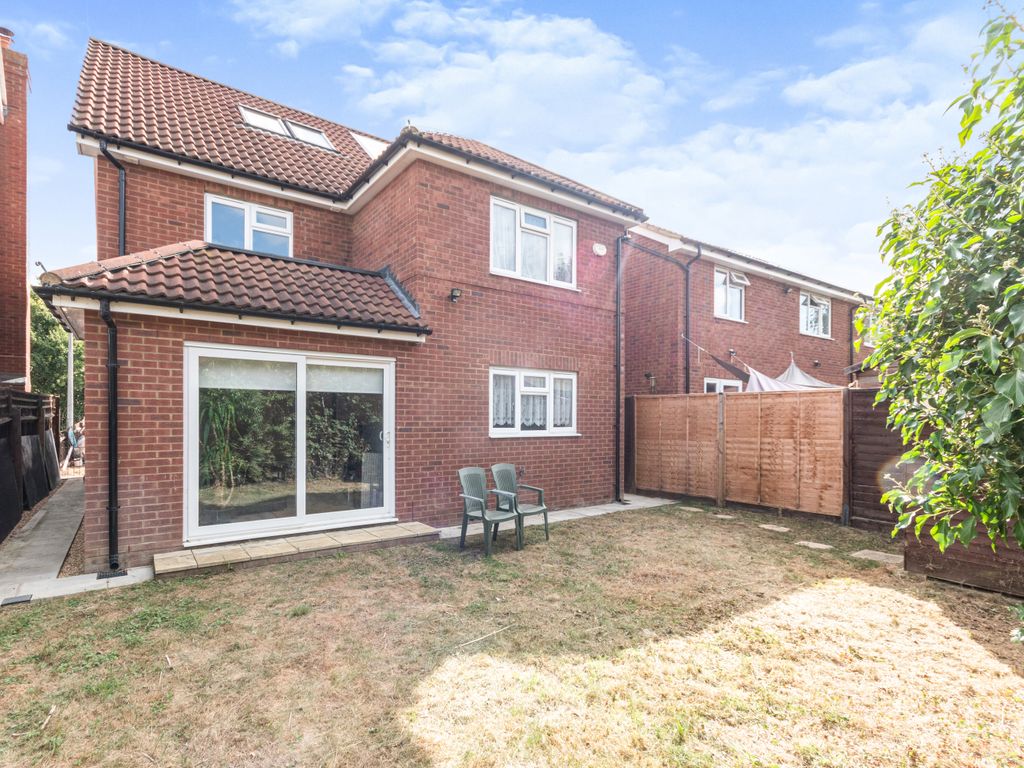 4 bed detached house for sale in Trow Close, Cotton End, Bedford MK45, £465,000