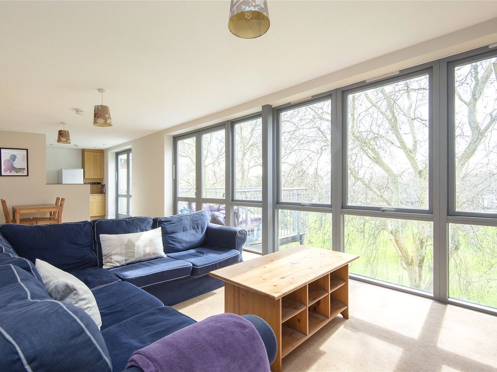 2 bed flat for sale in Armstrong House, 146 Southwold Road, London E5, £495,000
