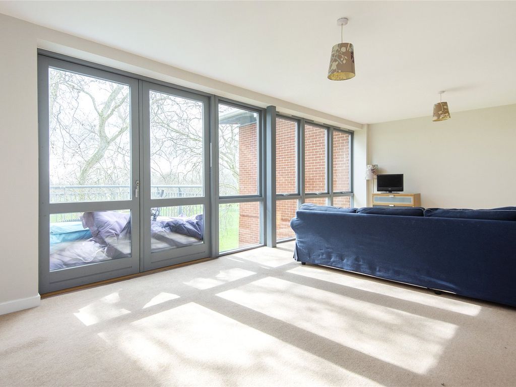 2 bed flat for sale in Armstrong House, 146 Southwold Road, London E5, £495,000