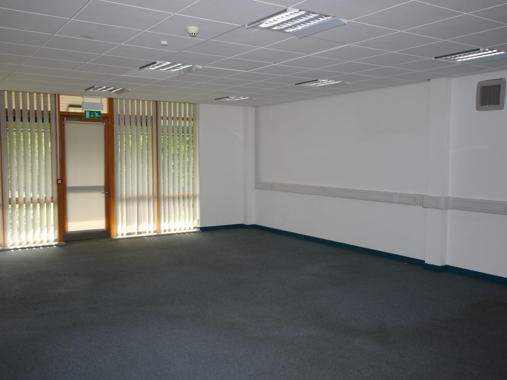 Office to let in Unit 5 A-D, Parc Derwen Fawr, Llanidloes SY18, £5,600 pa