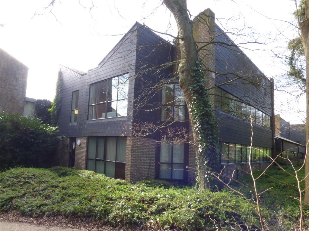 Office to let in New Ash Green, Longfield, Kent DA3, £4,800 pa