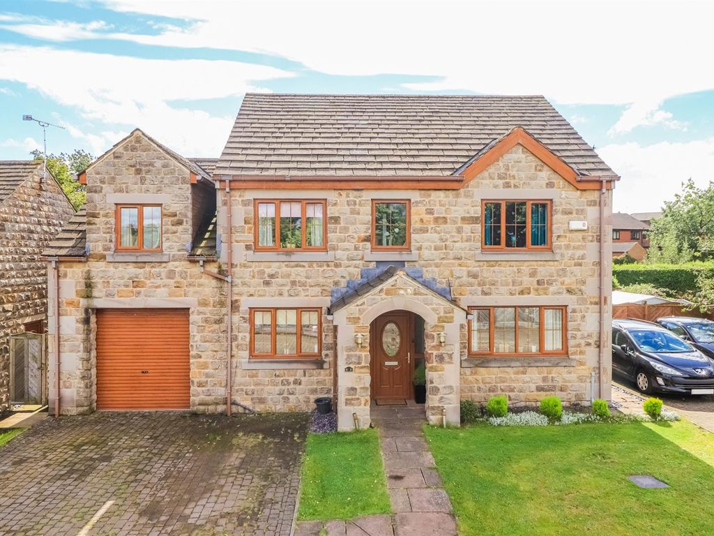 5 bed detached house for sale in Dale Street, Ossett WF5, £545,000