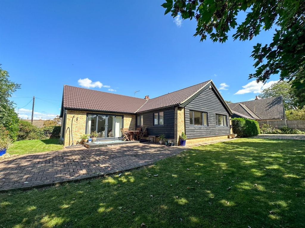 4 bed detached bungalow for sale in Biggin Lane, Ramsey, Huntingdon PE26, £525,000