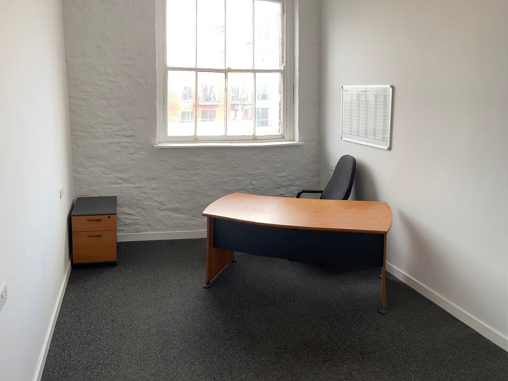 Office to let in 10/11 Mill Lane Studios, 3rd Floor, Cardiff CF10, £2,400 pa