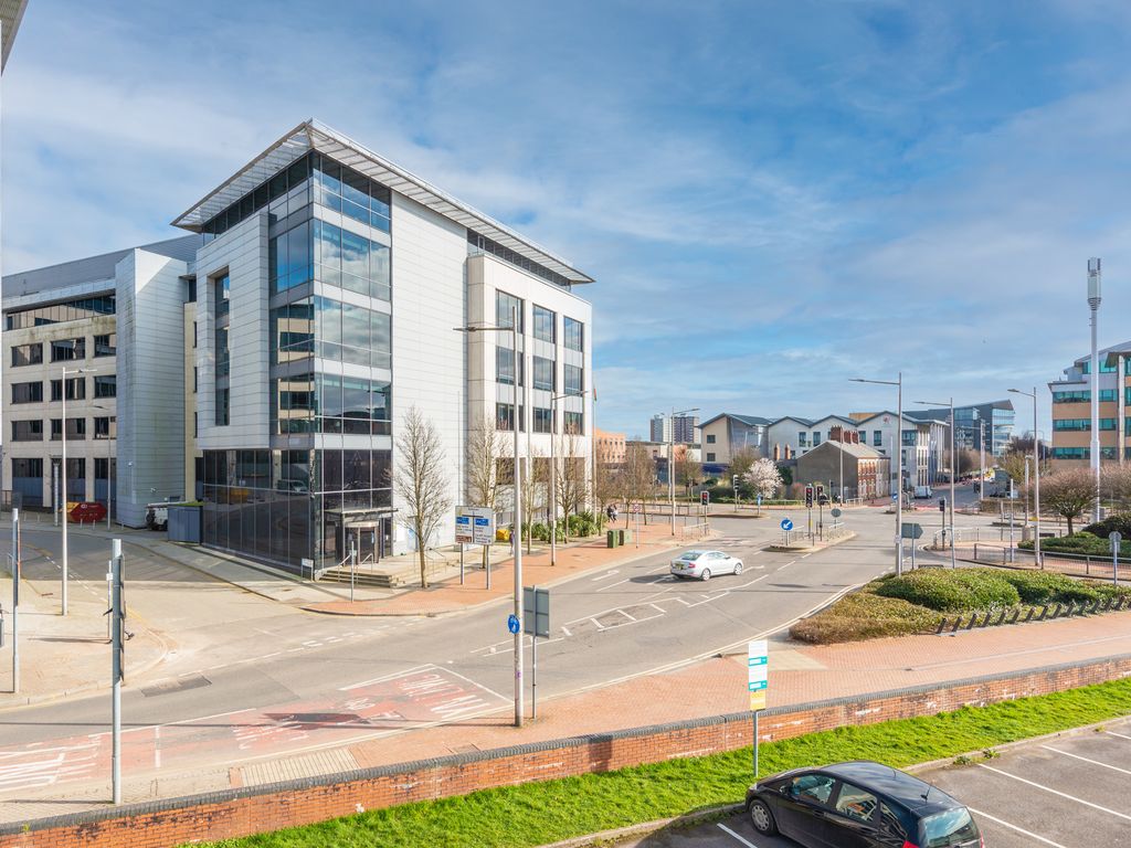 Office to let in Callaghan Square, Cardiff CF10, £306,460 pa