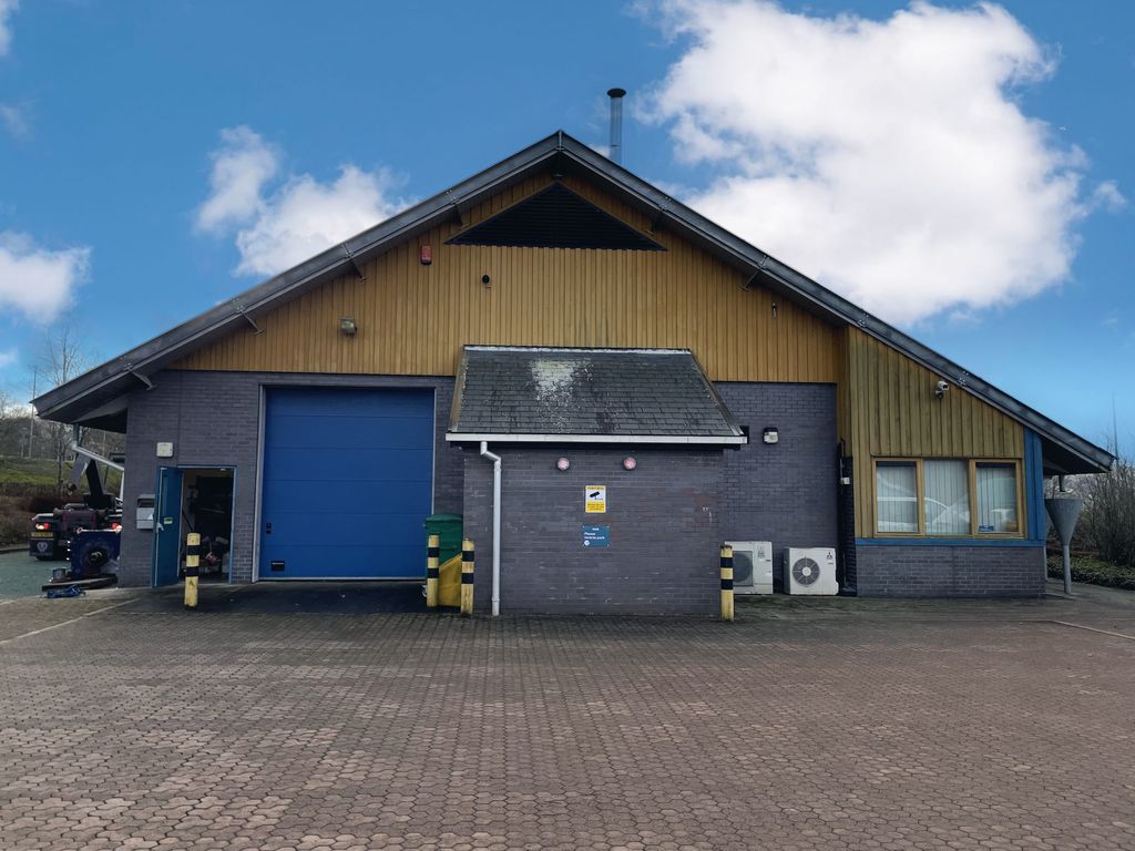 Industrial to let in Unit 8, Parc Derwen Fawr, Llanidloes SY18, £35,870 pa