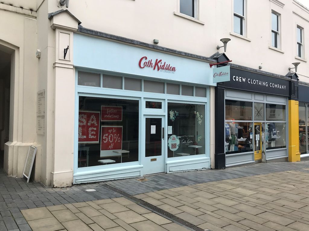 Retail premises to let in Unit 5 Satchwell Court, Royal Priors Shopping Centre, Leamington Spa CV32, £59,500 pa