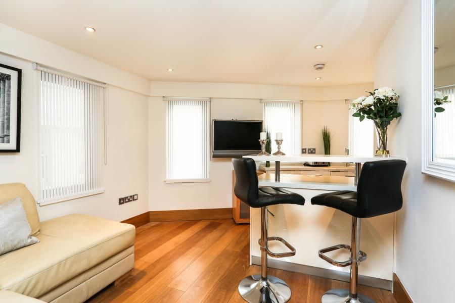 1 bed flat to rent in Deanery Street, Mayfair, London W1K, £2,600 pcm