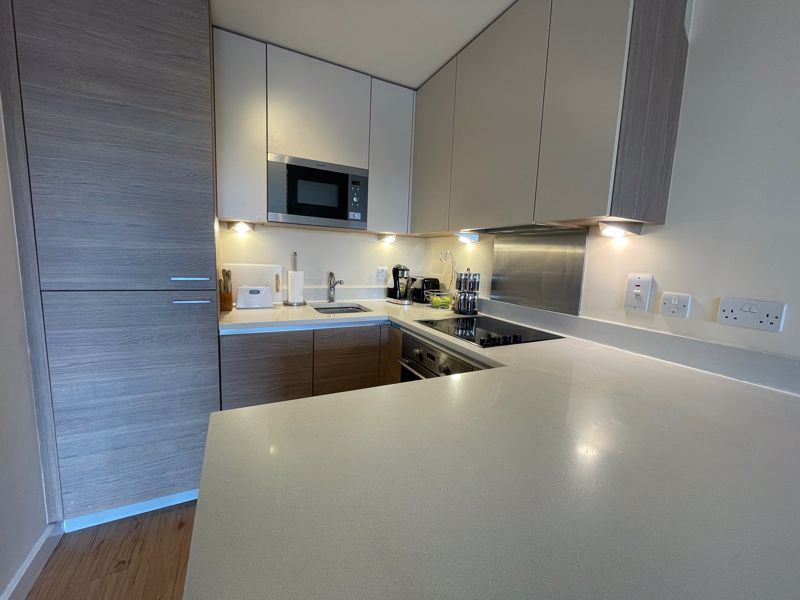 1 bed flat for sale in Envoy House, East Drive, Colindale NW9, £340,000
