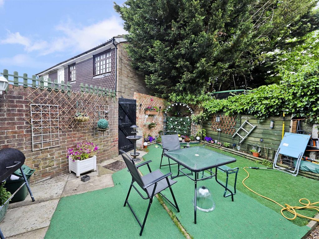 3 bed semi-detached house for sale in Wood End Green Road, Hayes UB3, £550,000