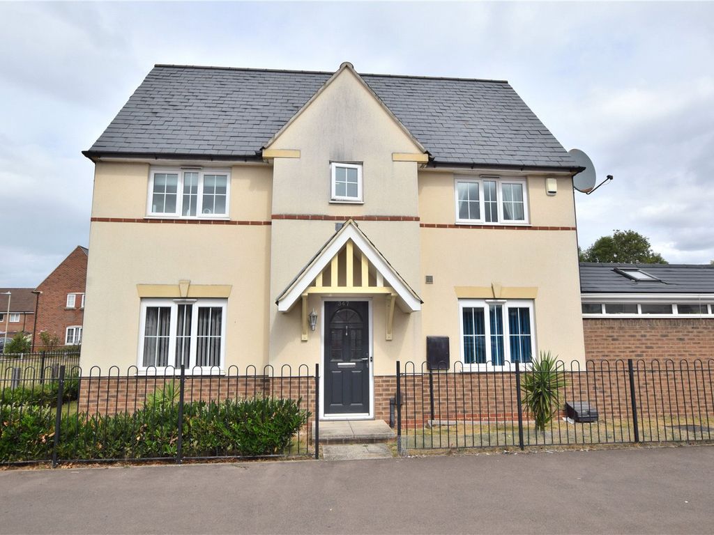3 bed semi-detached house for sale in Barton Street, Gloucester GL1, £290,000