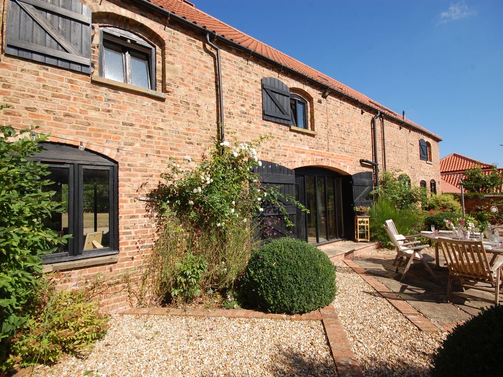 6 bed barn conversion for sale in Top Road, Little Cawthorpe, Louth LN11, £850,000