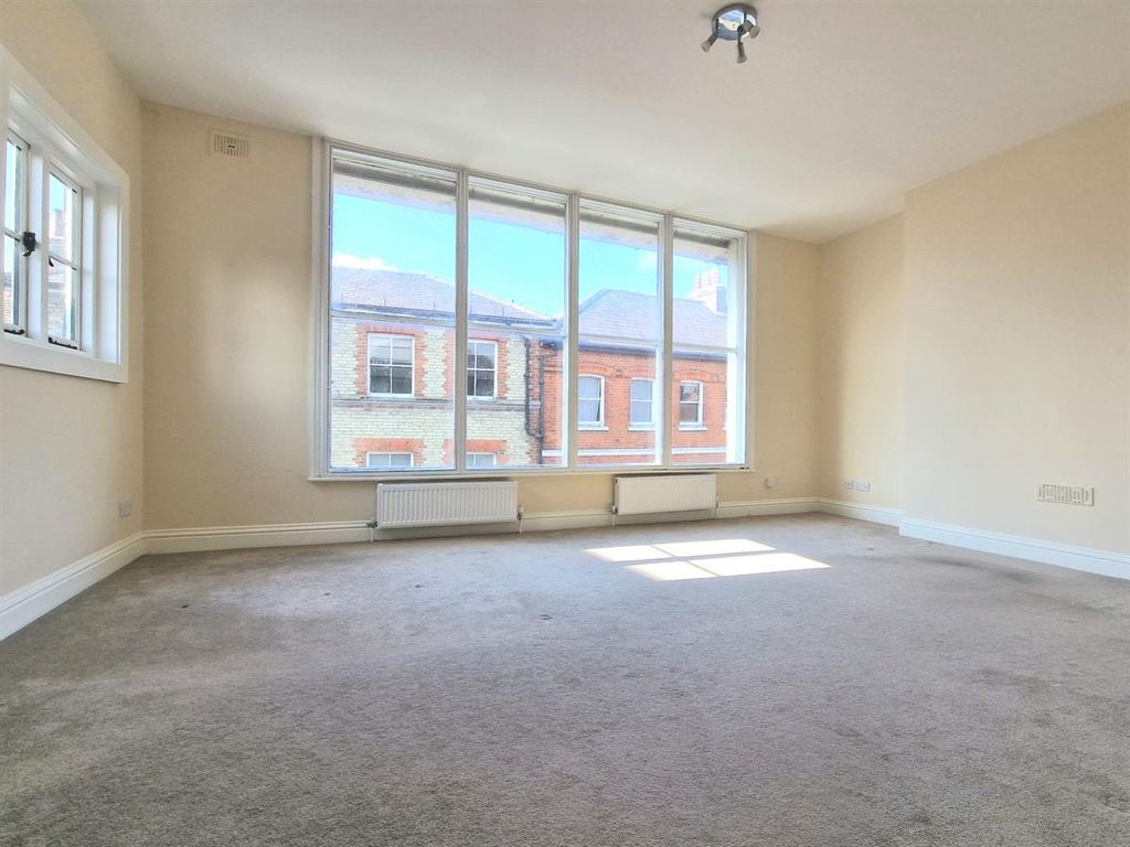 1 bed flat to rent in The Borough, Farnham GU9, £1,050 pcm