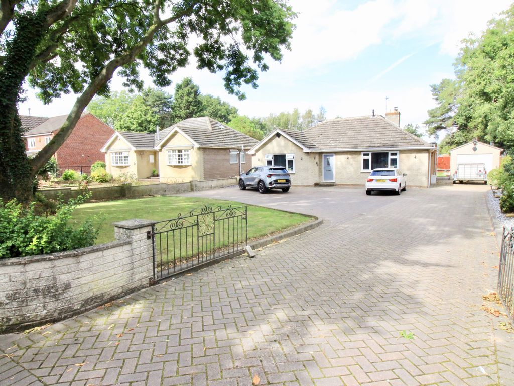 4 bed bungalow for sale in Station Road, Arksey, Doncaster DN5, £392,000