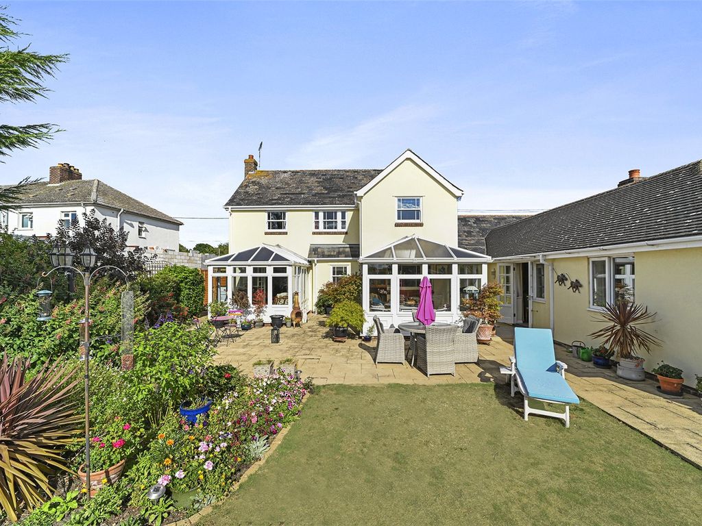 4 bed detached house for sale in Beazley End, Braintree, Essex CM7, £700,000