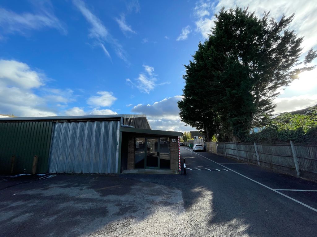 Industrial to let in Unit 1A, Thame Road Industrial Estate, Haddenham HP17, £29,495 pa