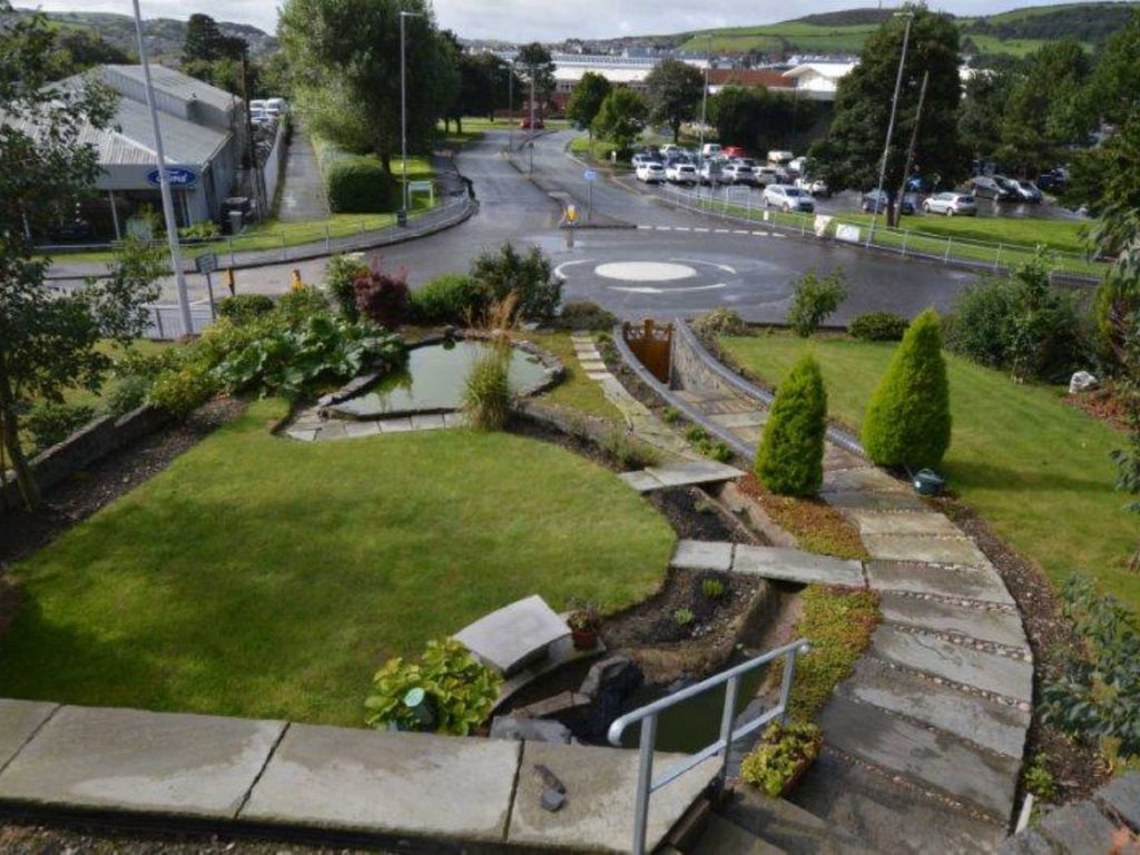 5 bed detached house for sale in Padarn Crescent, Llanbadarn Road, Aberystwyth SY23, £385,000