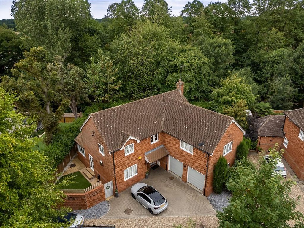 5 bed detached house for sale in Wing Close, Epping Road, North Weald, Epping CM16, £950,000