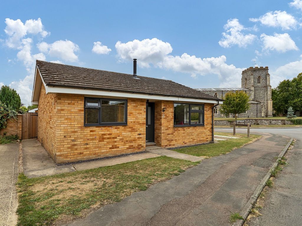 2 bed detached bungalow for sale in Abington Road, Litlington SG8, £325,000
