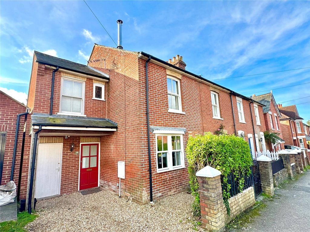 4 bed end terrace house for sale in Middle Road, Lymington SO41, £610,000