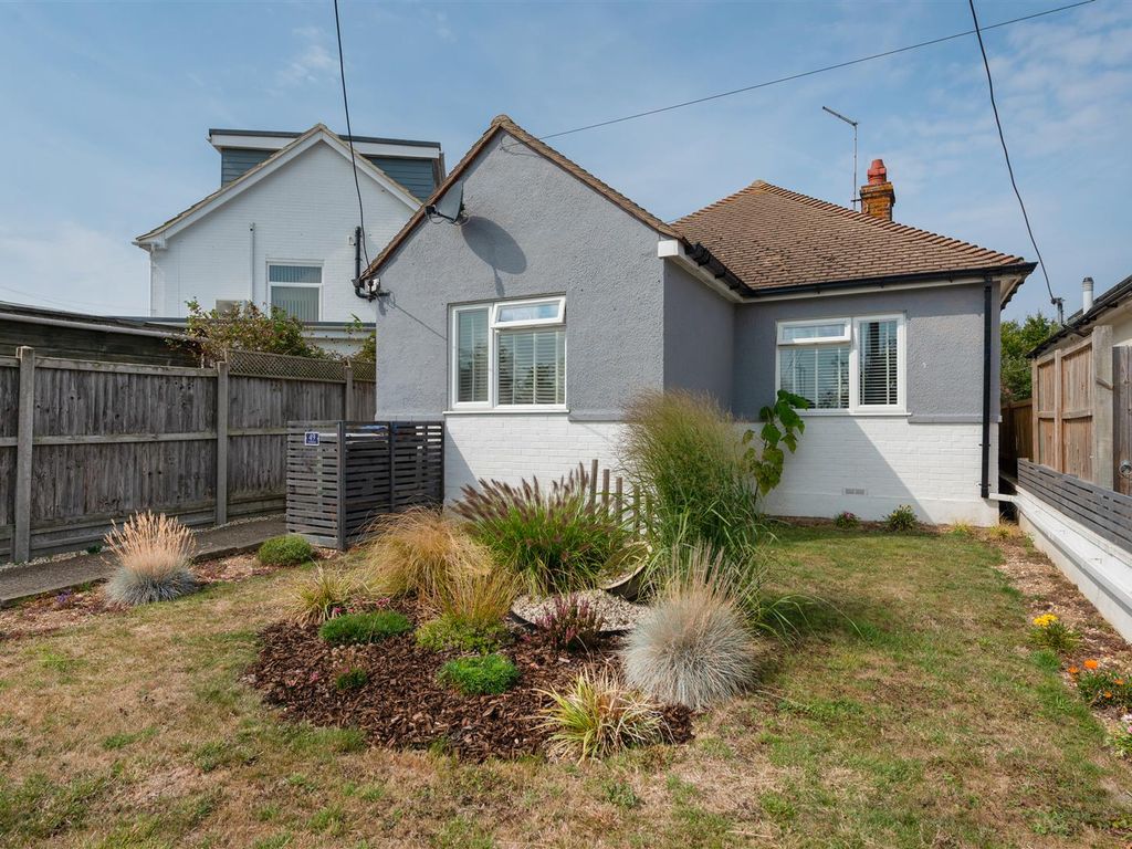 3 bed detached bungalow for sale in Kemp Road, Whitstable CT5, £450,000