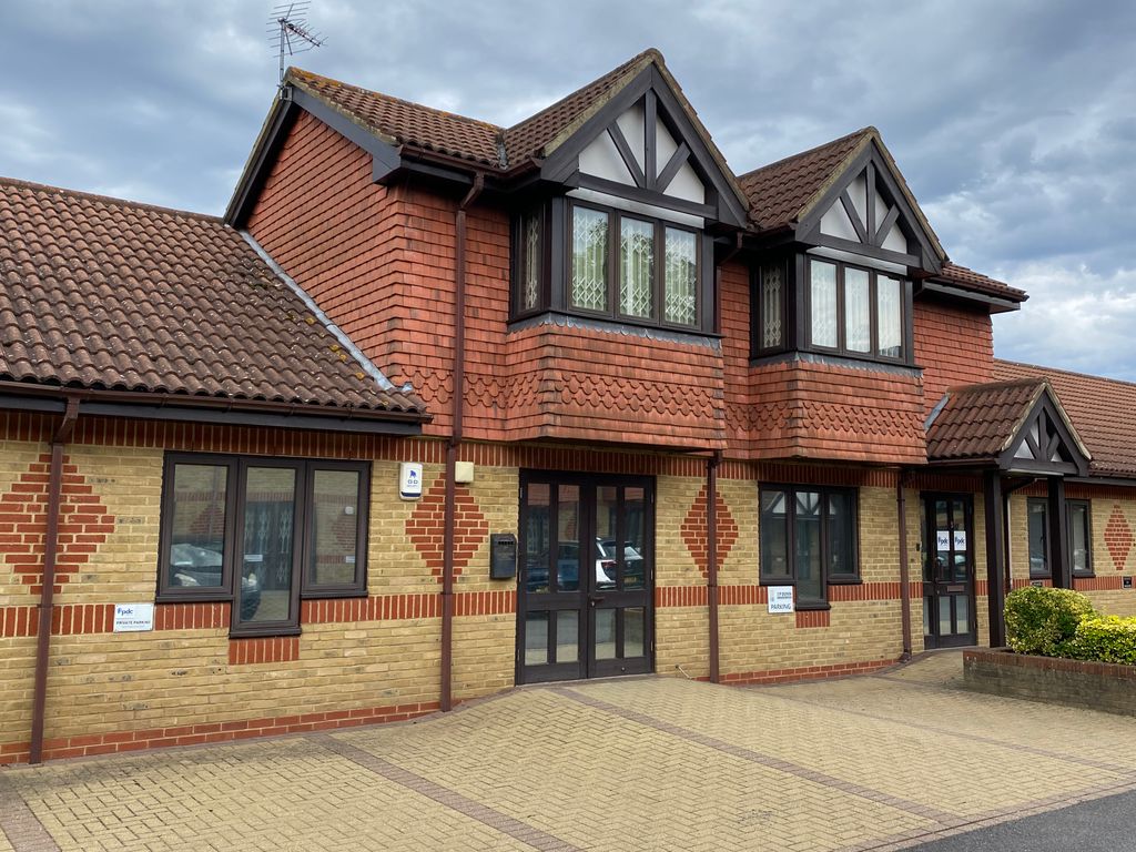 Office to let in Unit 5, Hampton Hill Business Park, Hampton Hill TW12, £49,500 pa