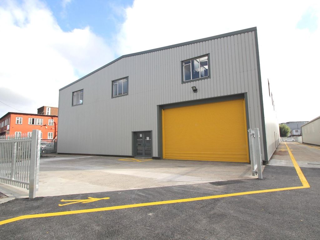 Warehouse to let in Eley Road, London N18, Non quoting