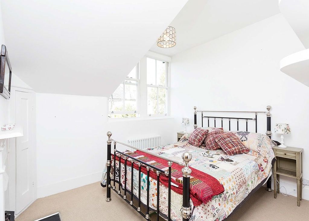 4 bed maisonette to rent in Stapleton Hall Road, London N4, £3,900 pcm