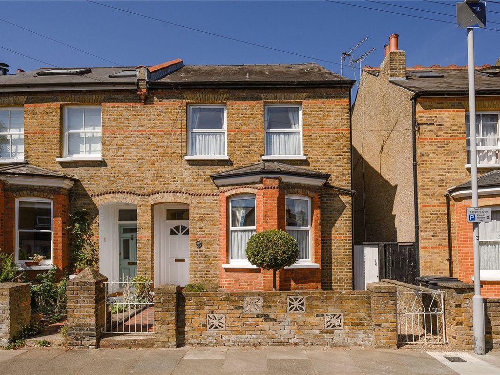 3 bed semi-detached house for sale in Glenthorne Road, Kingston Upon Thames KT1, £800,000