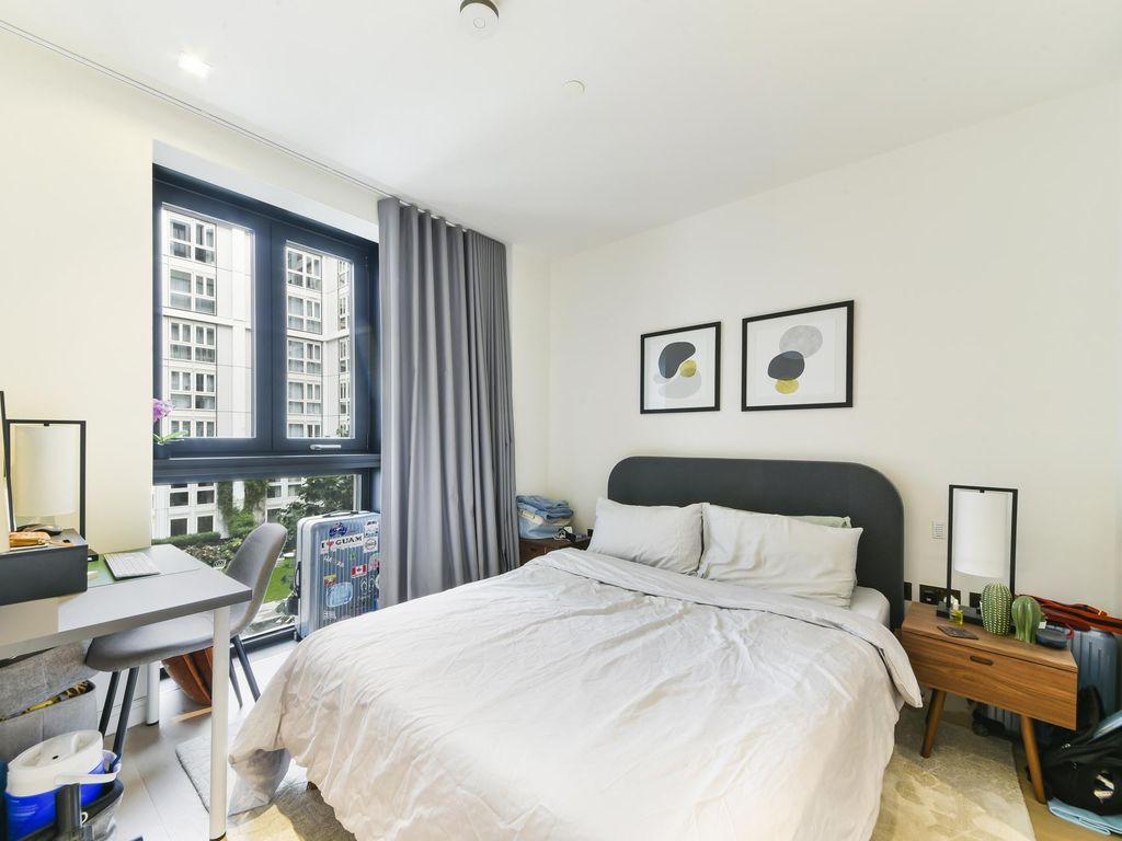 1 bed flat for sale in Lincoln Square, 18 Portugal Street, London WC2A, £1,495,000