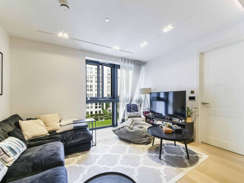 1 bed flat for sale in Lincoln Square, 18 Portugal Street, London WC2A, £1,495,000