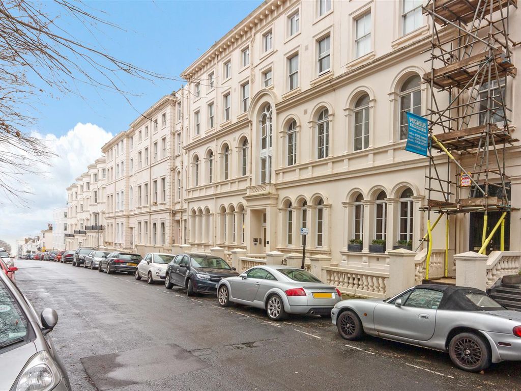 1 bed flat for sale in Norfolk Terrace, Brighton BN1, £500,000