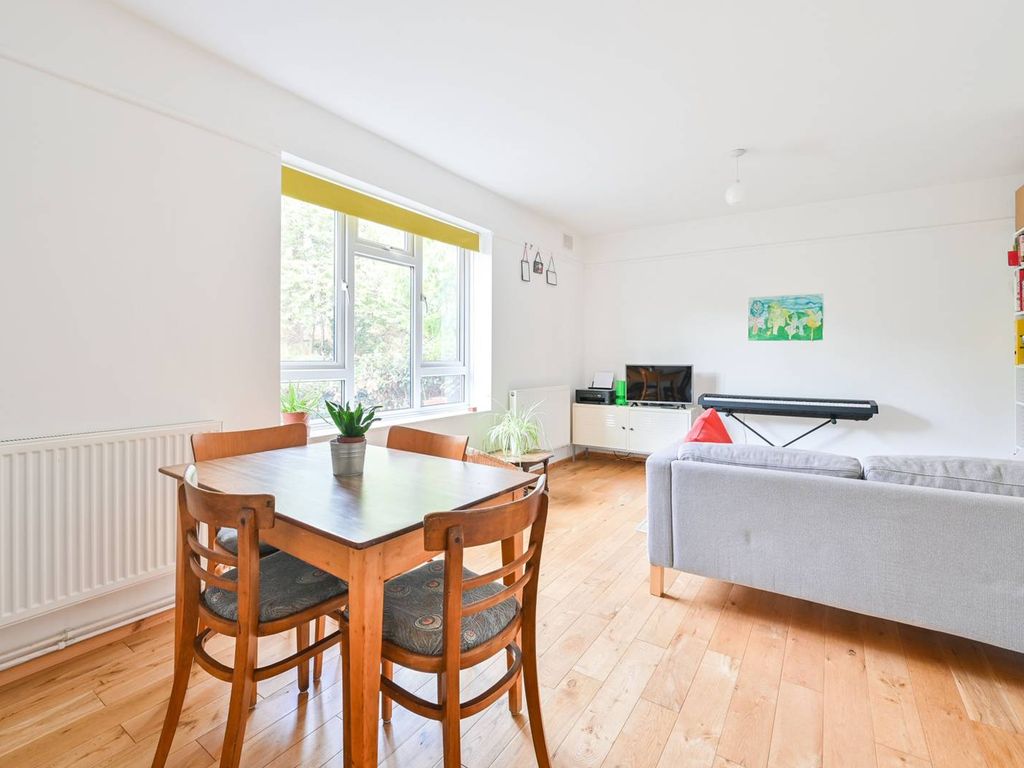 2 bed flat for sale in Baizdon Road, Blackheath, London SE3, £375,000