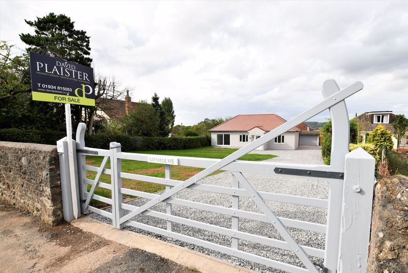 4 bed bungalow for sale in Oldmixon Road, Hutton, North Somerset BS24, £599,950
