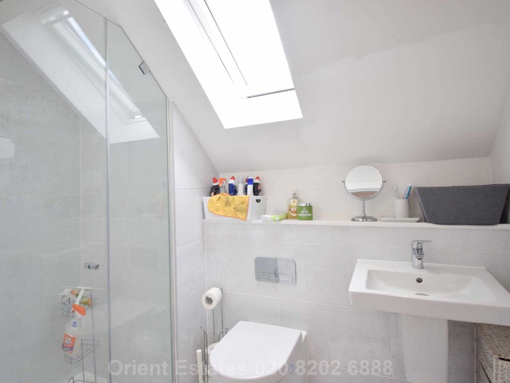 5 bed detached house for sale in Anvil Avenue, Watford WD25, £925,000