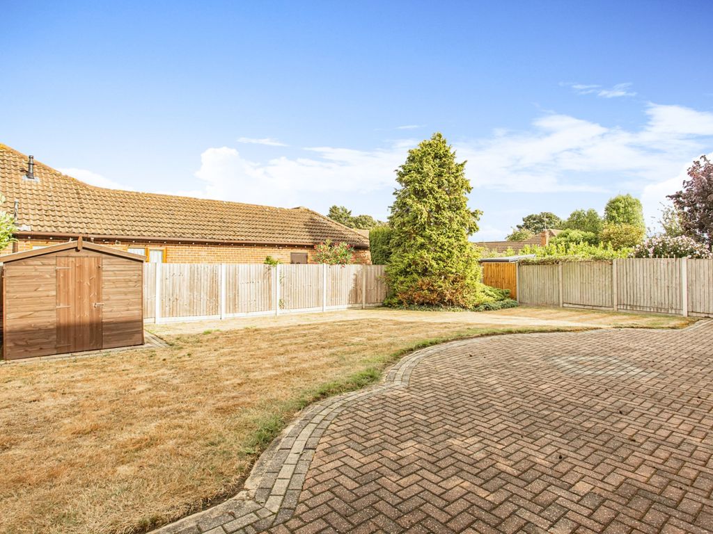 5 bed detached house for sale in Bishopsteignton, Shoeburyness, Southend-On-Sea SS3, £725,000