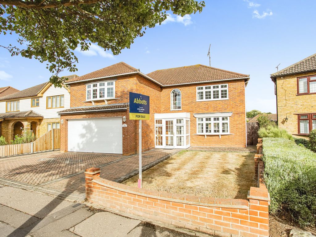 5 bed detached house for sale in Bishopsteignton, Shoeburyness, Southend-On-Sea SS3, £725,000