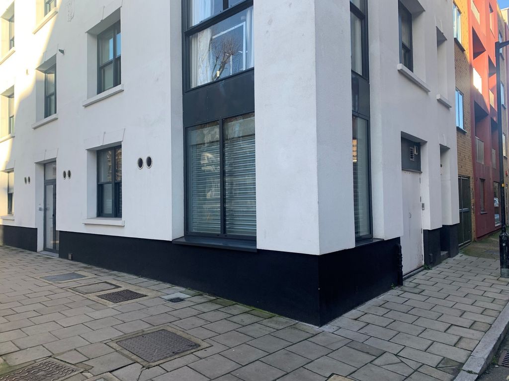 Office to let in Unit B, 16-18 Marshalsea Road, London SE1, £38,500 pa