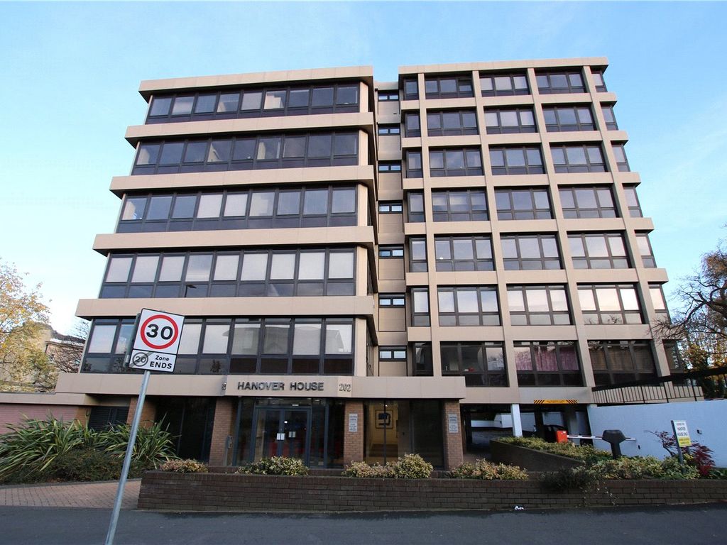 1 bed flat to rent in Hanover House, 202 Kings Road, Reading, Berkshire RG1, £1,150 pcm
